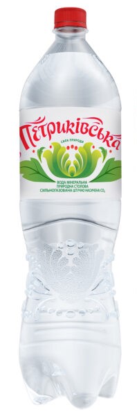Вода мінеральна природна столова Петриківська сильногазована 1,5 л.